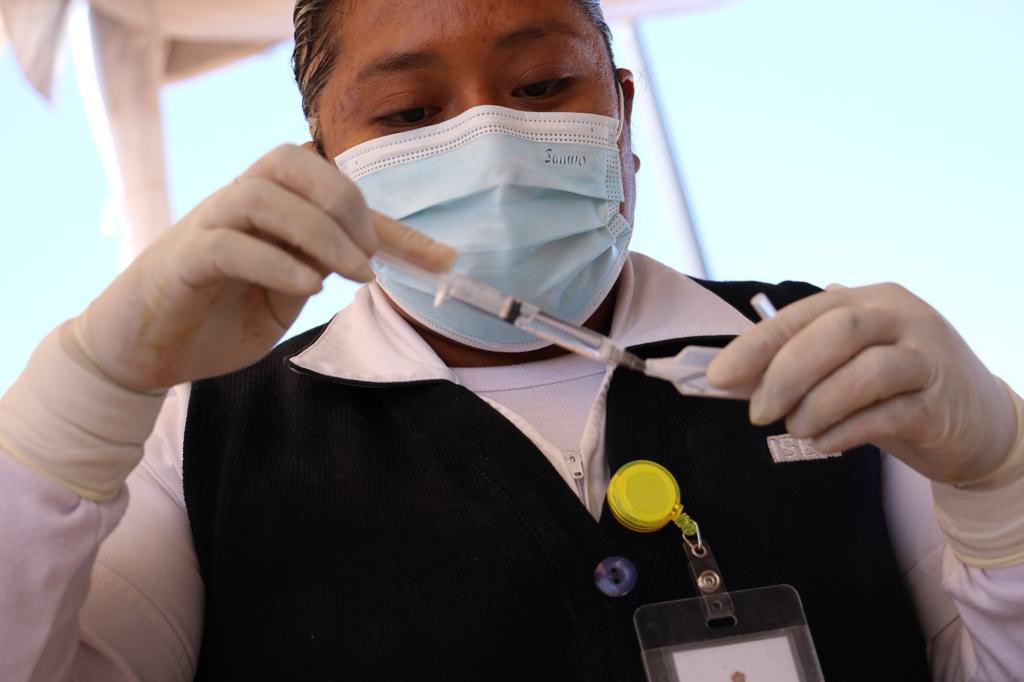 SaludEdomex's tweet photo. 📰 #ComunicadoSalud | Arranca Gobierno del Estado de México vacunación contra Influenza y COVID-19

✅ La campaña se realizará del 16 de octubre de 2023 al 31 de marzo de 2024.

✅ Para Influenza contemplan 4.3 millones de dosis…

📌Más detalles: https://t.co/4PTDrJpKbZ https://t.co/tqyJx5M0QF