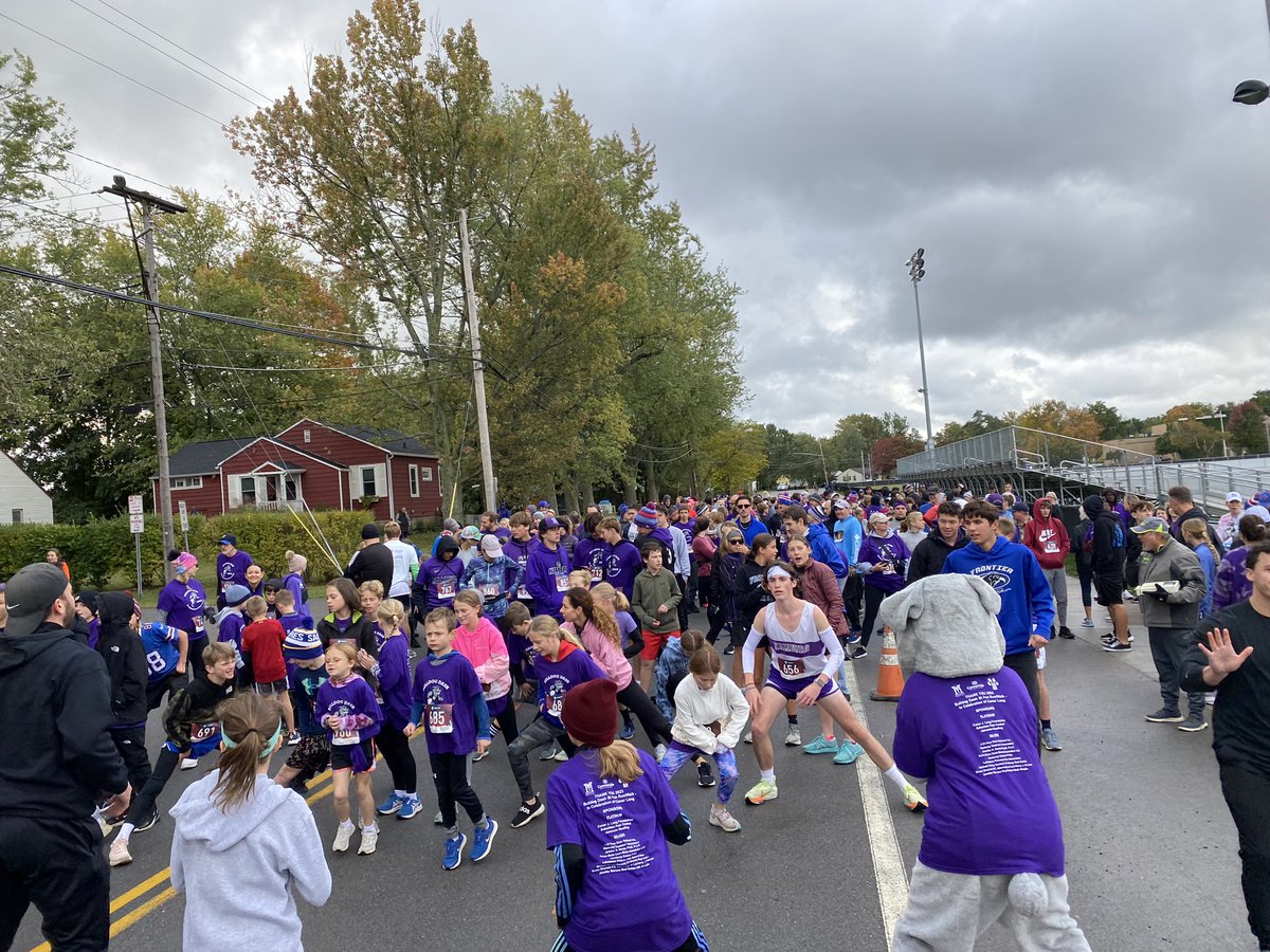 HmbgBoosters's tweet photo. THANK YOU to all who came out and supported the Bulldog Dash 5k-In Celebration of Conor Long today!

More pictures and thank yous to come!!

#belikeconor
It’s a GREAT day to be a Bulldog!💜

@HamburgHealth @CJLFoundation 
@AthleticsTadams @weconnectlife https://t.co/kpK6MiqKx9