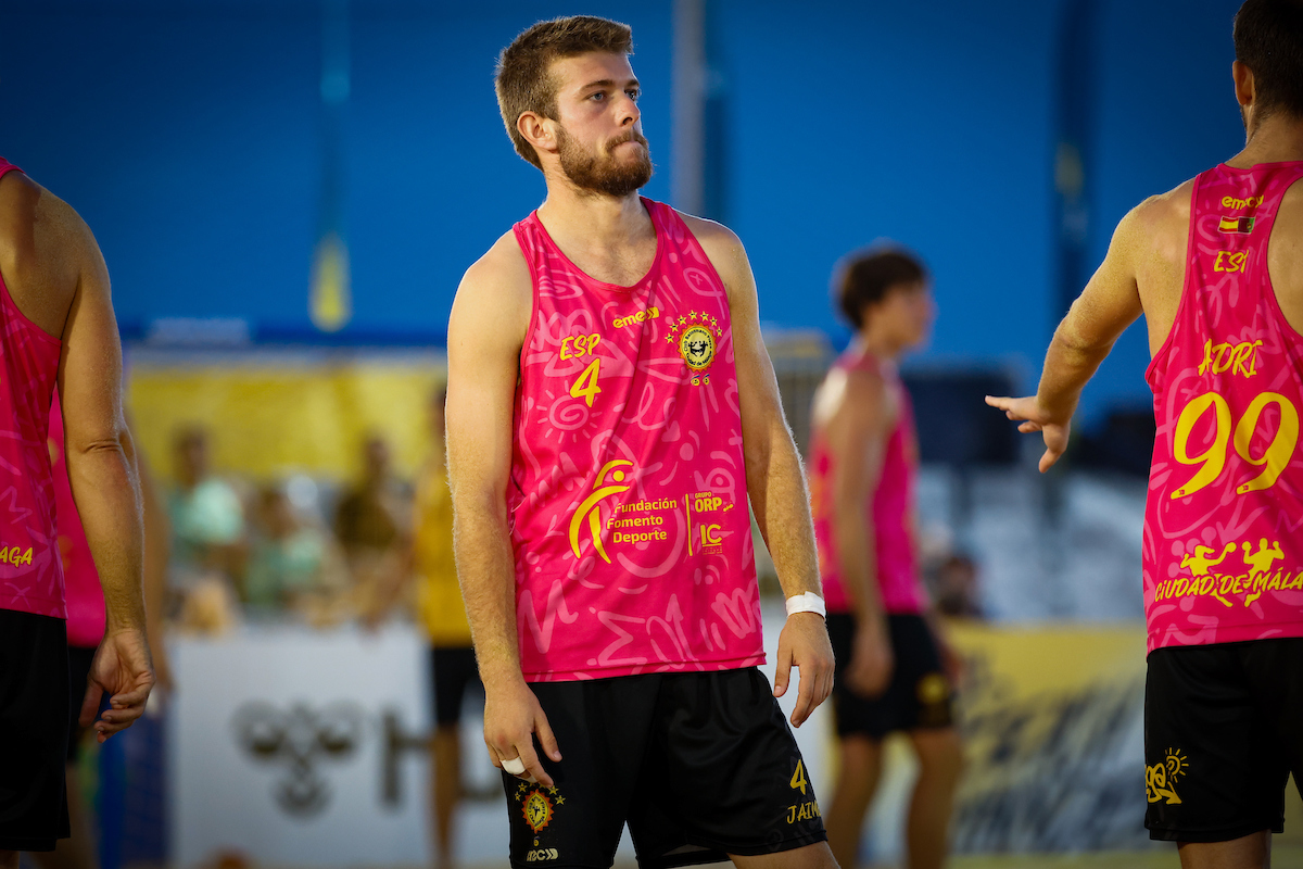 ArenaHandballT's tweet photo. ♂️  Por su parte, en categoría masculina, el 
@cbmpciudemalaga🇪🇸 ha logrado la 7⃣ posición en la #BHChampionsCup23, como líder de la Consolation Round

©️ @HomeofHandball

#BalonmanoPlaya #EnjoyTheExperience https://t.co/6MIgCLS9qc
