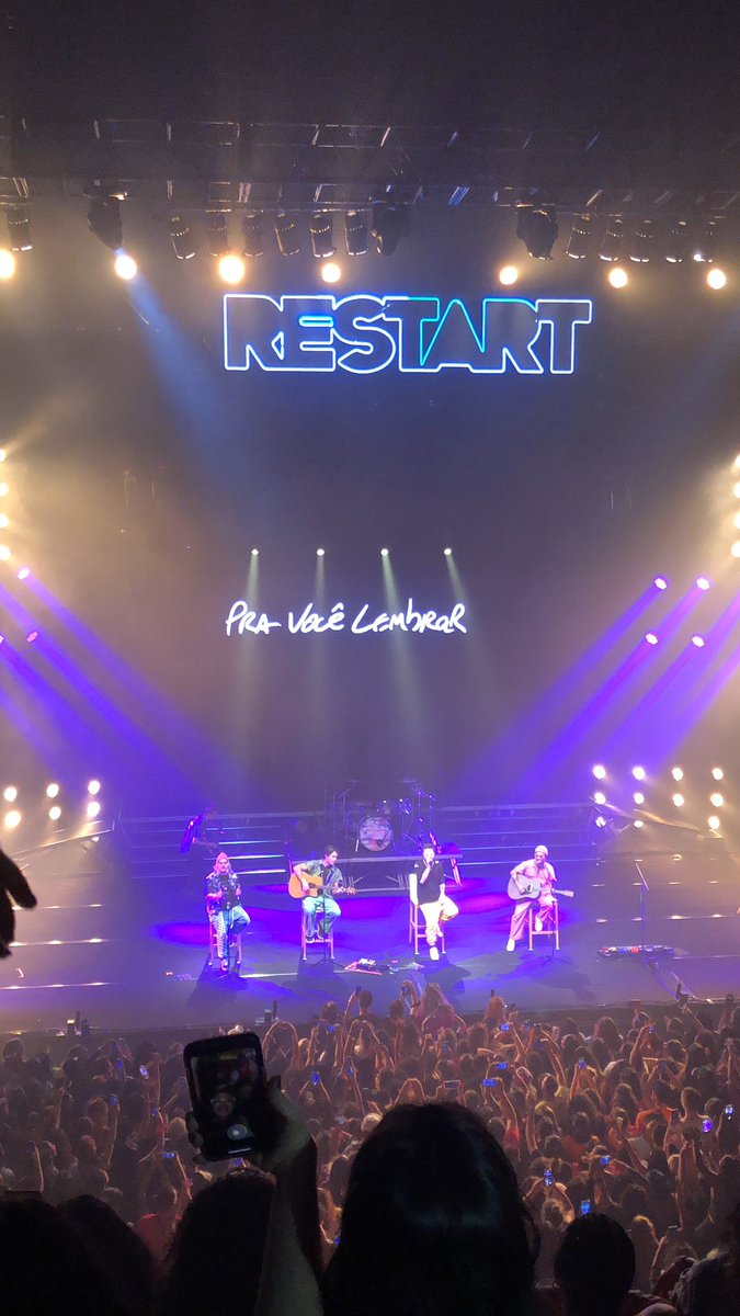 biatnm's tweet photo. Que dia meus amigos, QUE DIA, que show INCRÍVEL! O meu eu de 15 anos encontrou seus ídolos depois de 13 anos e valeu tanto a pena ❤️🥰 #PraVoceLembrarTour https://t.co/7rmfHMRaHZ