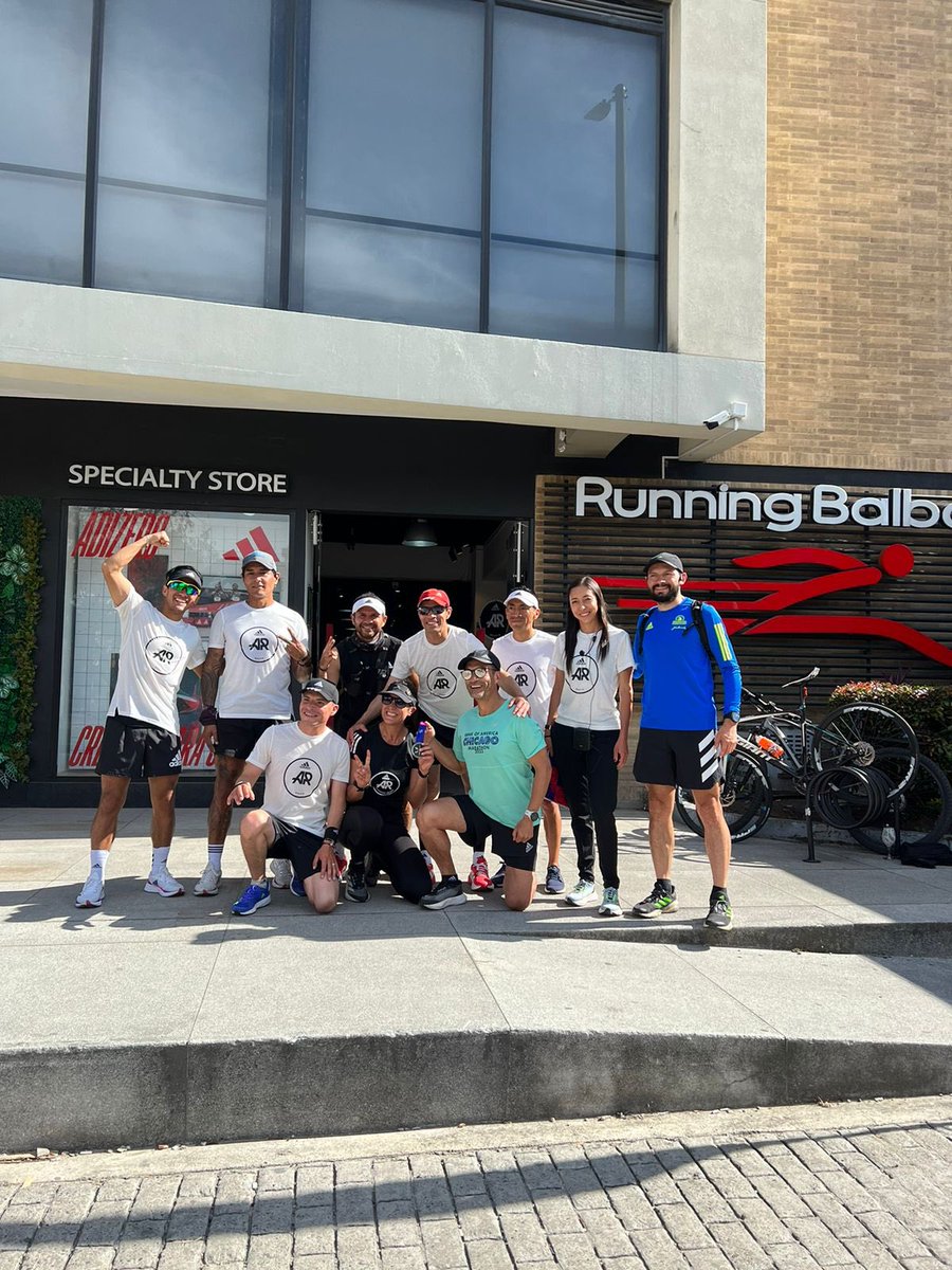 RunningBalboaCo's tweet photo. ¡Hoy entrenamos con en Team ADIDAS en nuestra tienda de Bogotá! 💪🏼
#RBPower #AdidasRunning #RunningBalboaCo https://t.co/nowLamW88X