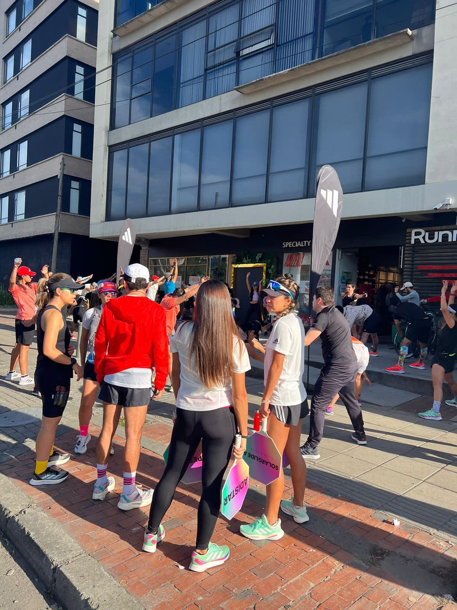 RunningBalboaCo's tweet photo. ¡Hoy entrenamos con en Team ADIDAS en nuestra tienda de Bogotá! 💪🏼
#RBPower #AdidasRunning #RunningBalboaCo https://t.co/nowLamW88X