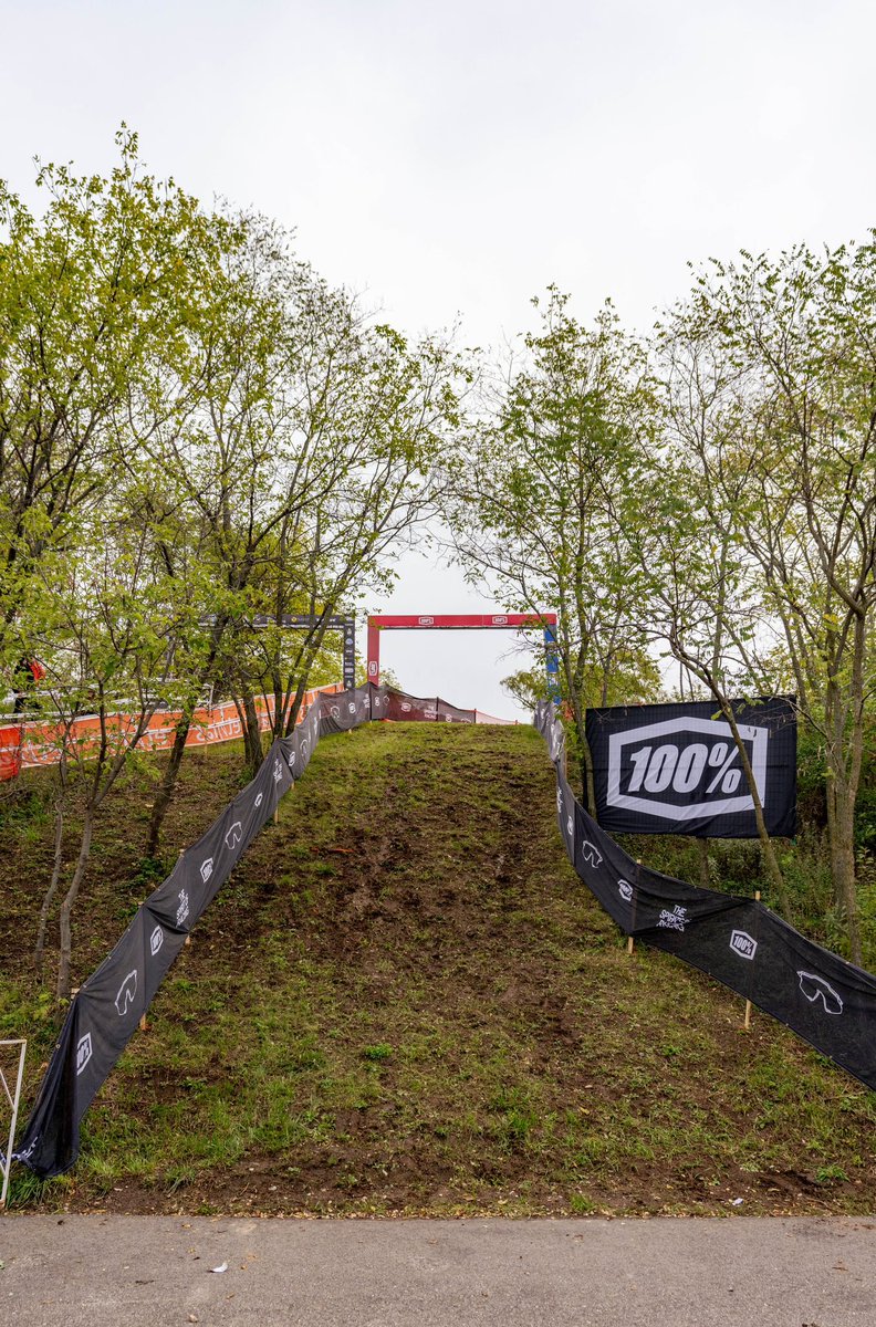 The stage is set 🙌

The UCI CX World Cup Waterloo is almost underway. With the weather clear and sun shining, today is going to be a World Cup of epic proportions 😤

Get ready for the action and drama that unfolds.
