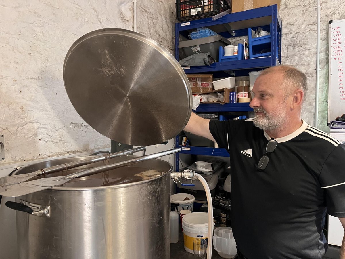 JubileeTap's tweet photo. Do you remember the giant hop which was growing all around the entrance to the brewhouse? Well guess where those hops are now... due to be in a glass of Garden Kalendar in the near future. 🍺 https://t.co/Yye9Cbjwlx