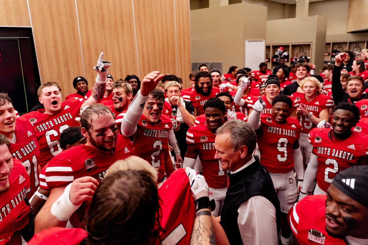 YoteBrotherhood's tweet photo. Game Day...Please Come To Vermillion, SD...Watch one of the best college football rivalries in the country on 10/28...USD vs SDSU...Go Yotes...@SDCoyotesFB @SDCoyotes @KirkHerbstreit @PatMcAfeeShow @ReceDavis https://t.co/OC3ft1RqTE