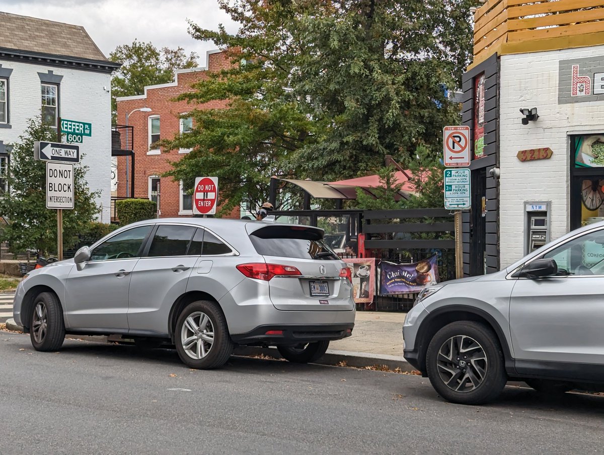 megjoyo's tweet photo. @311DCgov @BrianneKNadeau can we get bollards in this no parking spot on Georgia Ave at Keefer? Cars repeatedly park here causing a dangerous situation for cars turning off Keefer onto Georgia. https://t.co/cu6xbAbqs6