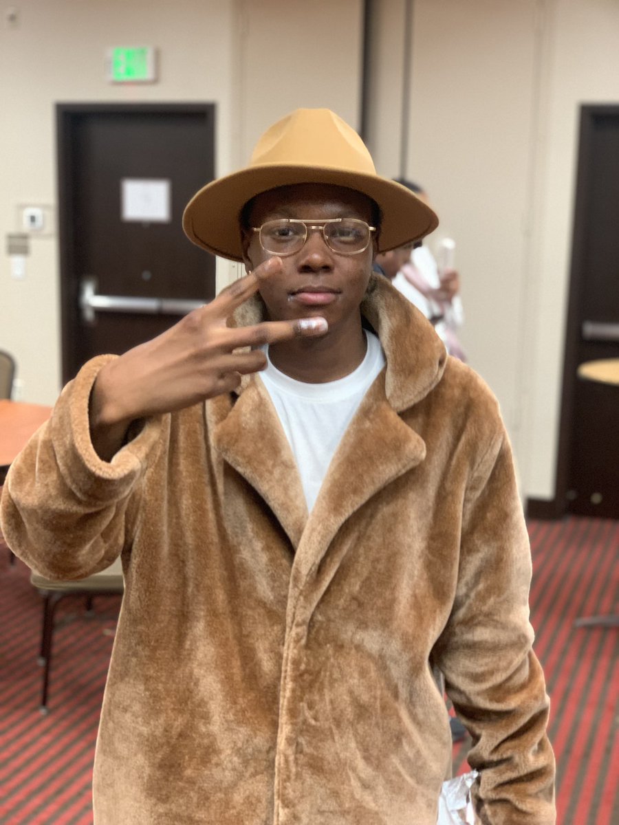 seelampkin's tweet image. Only a few snapshots of NAF’s 90’s Themed Homecoming Dance in Harbor East-The students nailed it.😍 #socialskills #purefun #NAF