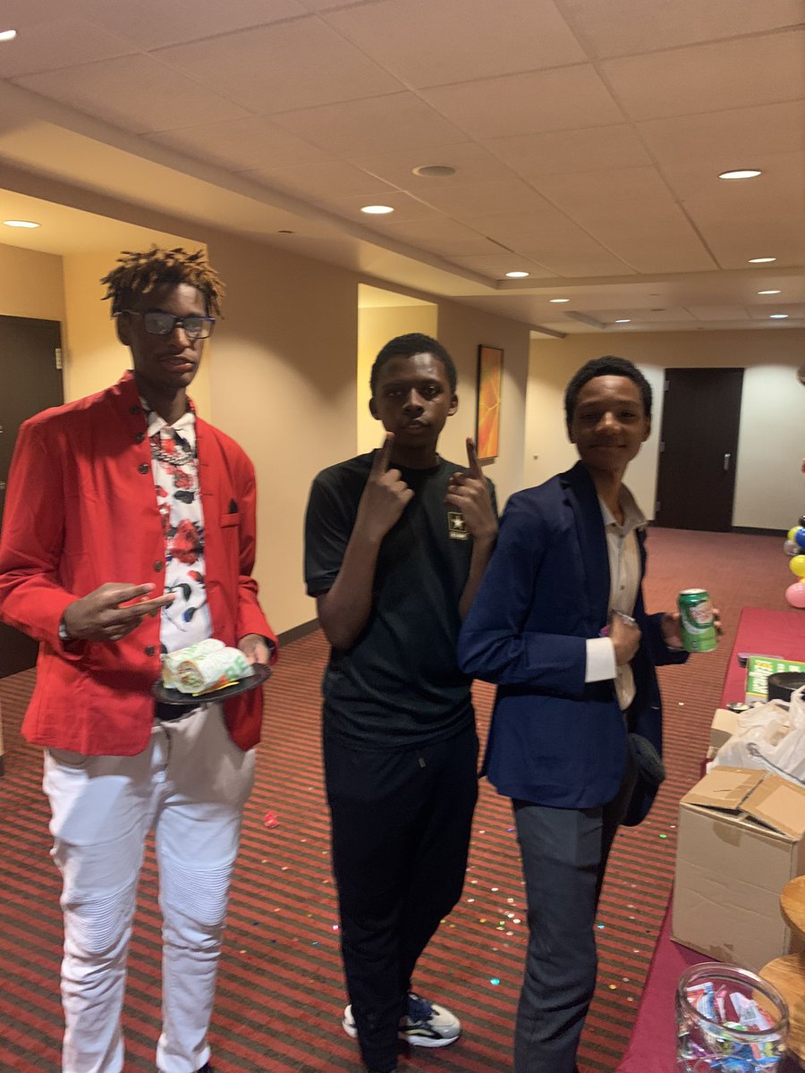 seelampkin's tweet image. Only a few snapshots of NAF’s 90’s Themed Homecoming Dance in Harbor East-The students nailed it.😍 #socialskills #purefun #NAF