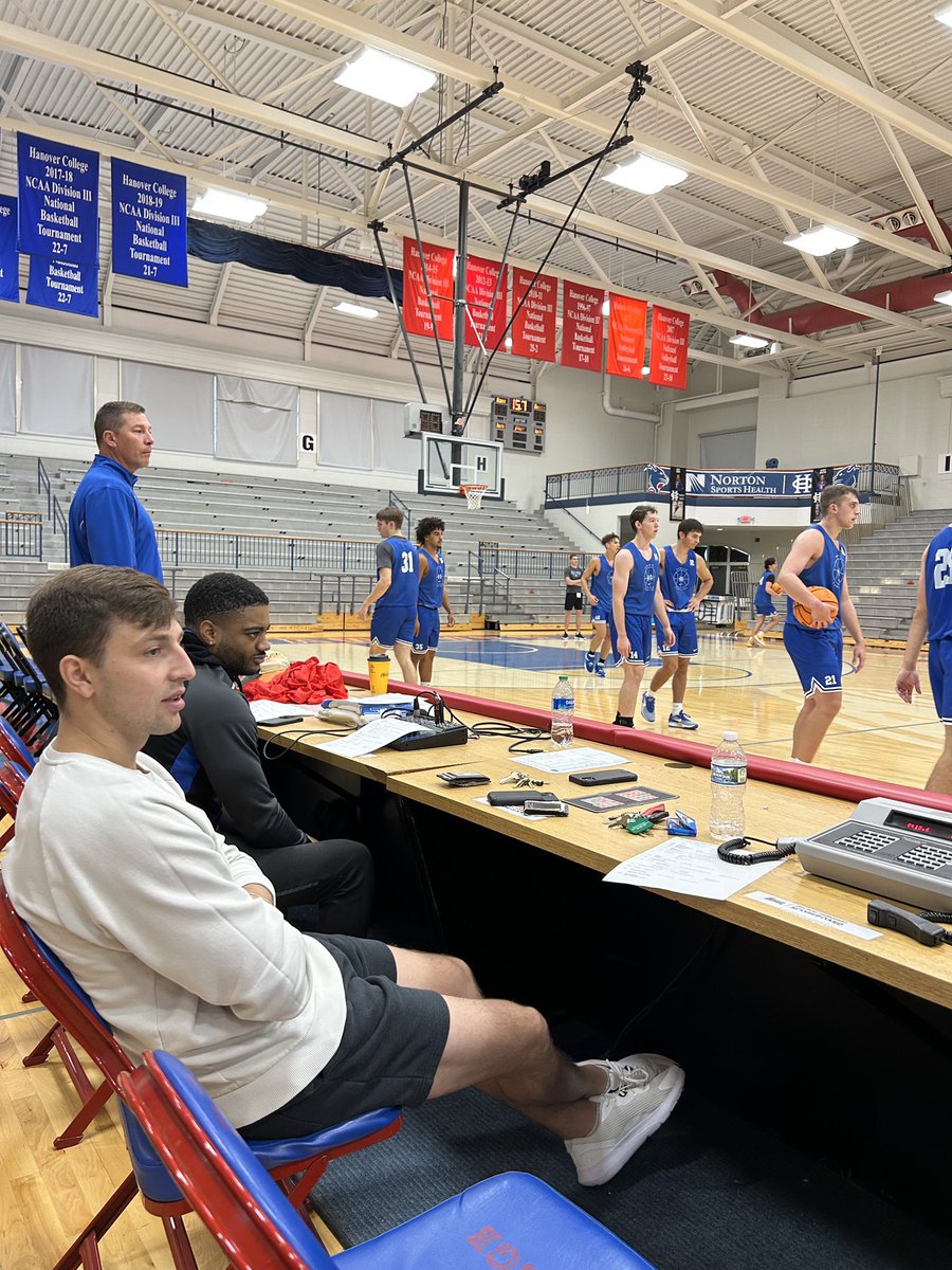 Was great having alums Paul Johnson ‘94, Greg Lorenzi ‘99, Cam Fails ‘19, Logan Ratts ‘20, and Isaac Hibbard ‘22 stop by practice this weekend! Being a part of the Hanover Basketball Family for 4 years and beyond is one of the things that really makes this program special! #HUTO