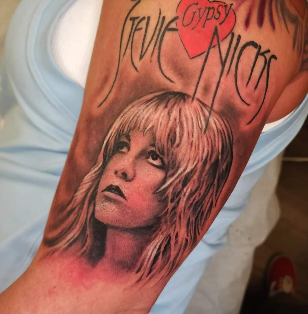 awful_eric's tweet photo. @StevieNicks my wife did a thing yesterday! She's hoping, even though it's a long shot, that somehow Stevie sees this! https://t.co/NjA8kboLrQ
