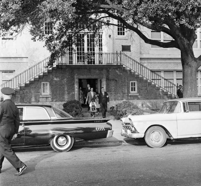TheTEPCenter's tweet photo. Introducing the Tate, Etienne, and Prevost (TEP) Center, a renovated mixed-used facility in the Lower 9th Ward of New Orleans that focuses on education about desegregation in the 1960s!

Visit us Mon - Fri from 10am - 2PM at 5909 Saint Claude Ave in New Orleans, Louisiana! https://t.co/BMf80GxLKM
