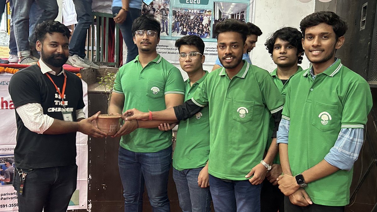 enclubmrt's tweet photo. आज मुरादाबाद, उ•प्र• में परिवर्तन द चेंज संस्था द्वारा अपने सातवें स्थापना दिवस कार्यक्रम में एनवायरमेंट क्लब को पर्यावरण संरक्षण हेतु किये जा रहे कार्यों के लिए सम्मानित किया गया। हमारे प्रयासों को सराहने हेतु धन्यवाद @parivartantheng ।
@DmMeerut @MeerutForest @officialkapil91 https://t.co/LRoMWFCkvP