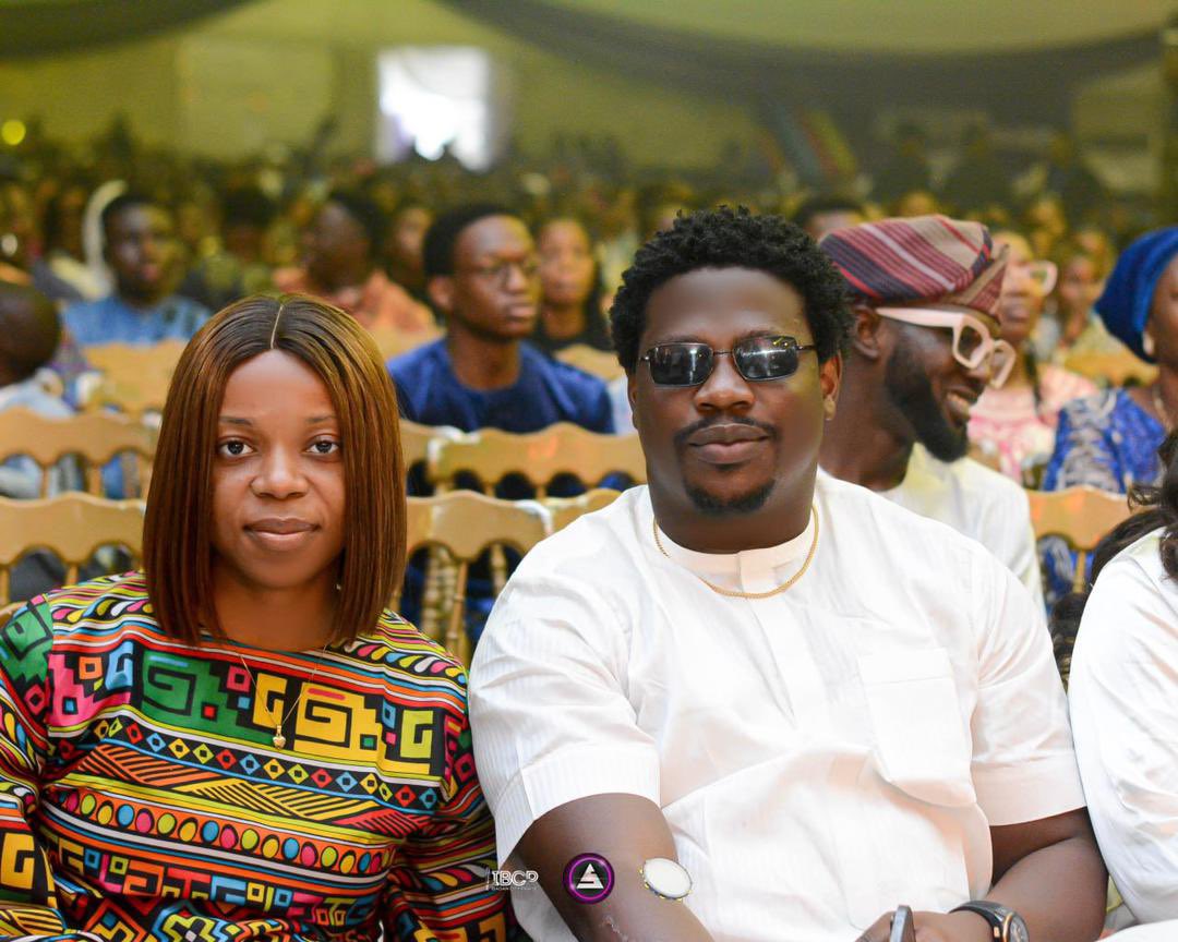 TheSeunFakorede's tweet photo. Beautiful Sunday evening with the LOML, Chioma, at the Ibadan City Praise 2023. 

Blessed be the name of the LORD forever and ever!

📷: @Diamond_Media_World https://t.co/O5RJUjVIGI