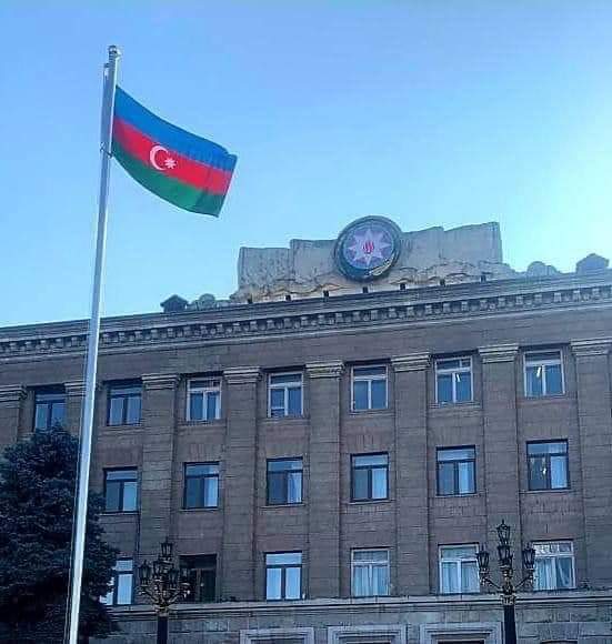 Qarabağ tam azaddır!!! 
Yaşasın Müzəffər Ali Baş Komandan!!! Qürur duyuruq! 
Şəhidlərimizin qanı yerdə qalmadı. Allah rəhmət eləsin igid oğullarımıza.
#IlhamAliyev 
#Sözümüzimzamızdır