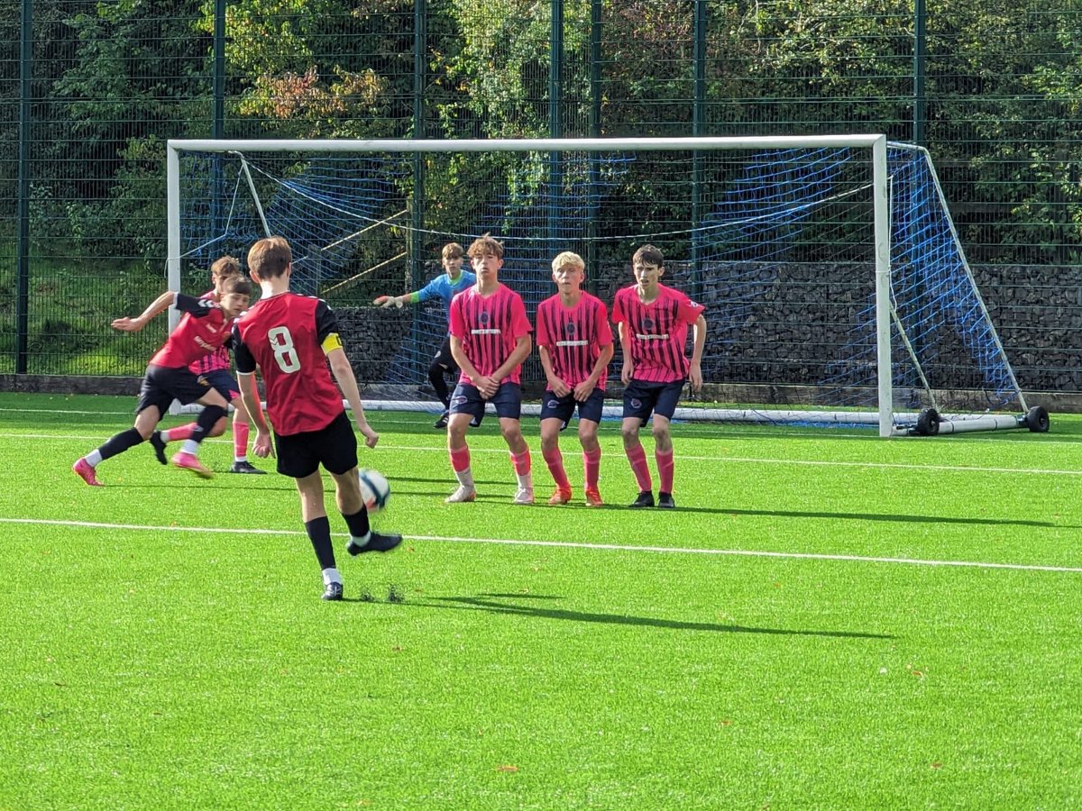 town_jpl's tweet image. Some photos from yesterdays 4-3 win against a strong @NorthSomersetFD side. Real rollercoaster of a game, with goals from Warren T, Harry B, Theo B and Sam J. Thanks to Bill and his boys for staying for the after the game - much appreciated 👍⚽️
