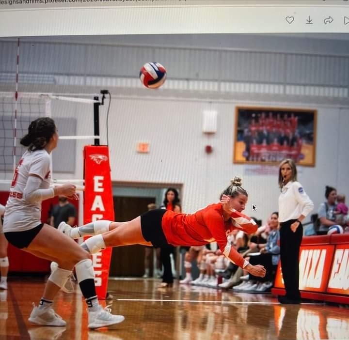 It's a bird!
It's a plane!
NO, it's Super Jewell! (aka <a href="/JacyBray/">Jacy Bray</a>) 
Photo cred to <a href="/peetadrew/">Peeta Drew Taylor</a>.