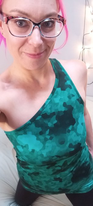 I did get some hand me downs today and that always makes me happy! https://t.co/DhkpA7QS49<a href="/tag/stripchat"class="tags"><span>#stripchat</span></a><a href="/tag/stripchatlive"class="tags"><span>#stripchatlive</span></a>