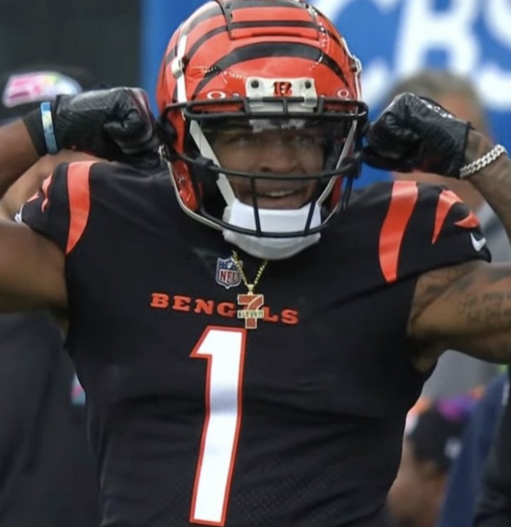 BleacherReport's tweet photo. Ja'Marr got on the 7/11 chain 😤

TOUGH. https://t.co/SgLUATpTNy