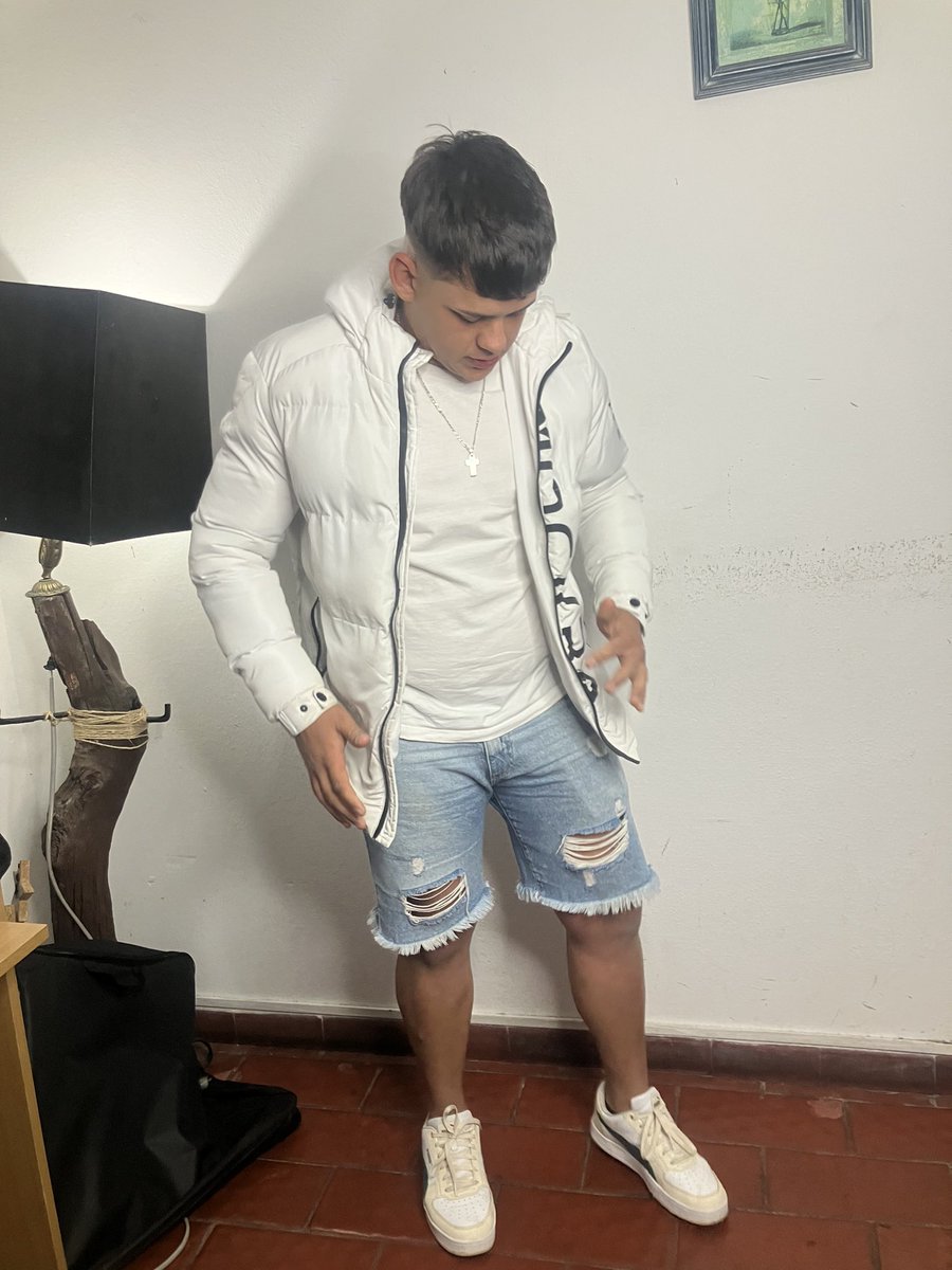 aguscabrera69's tweet photo. mi flow tan pesao’ necesito dos gruas🥱🔥 https://t.co/mow1El8LQj