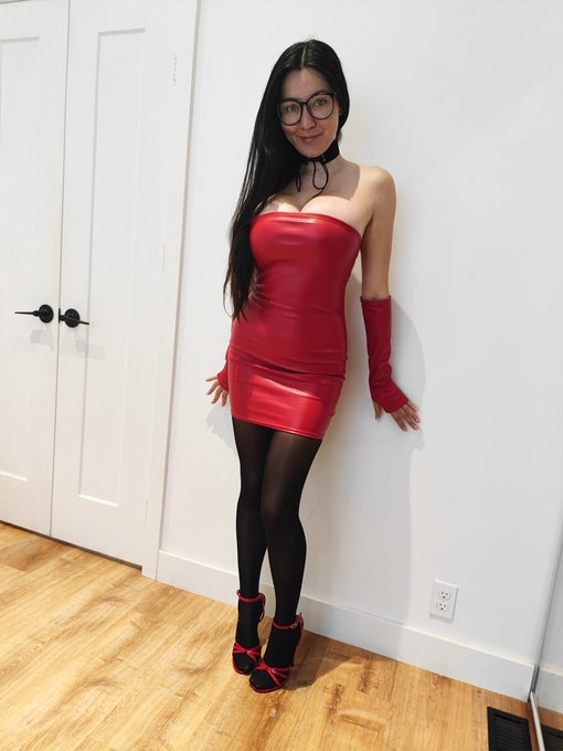 #redleather #leatherdress #blacknylons https://t.co/0YfqtYw8Zw<a href="/tag/redleather"class="tags">#redleather</a><a href="/tag/leatherdress"class="tags">#leatherdress</a><a href="/tag/blacknylons"class="tags">#blacknylons</a>