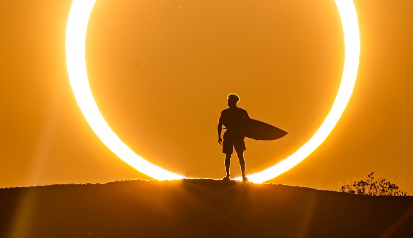 conexaodance's tweet photo. Surfista Ítalo Ferreira faz homenagem durante eclipse solar anular

Mais detalhes em: https://t.co/IpX7JLhz3Q https://t.co/dkjFDvm7VP