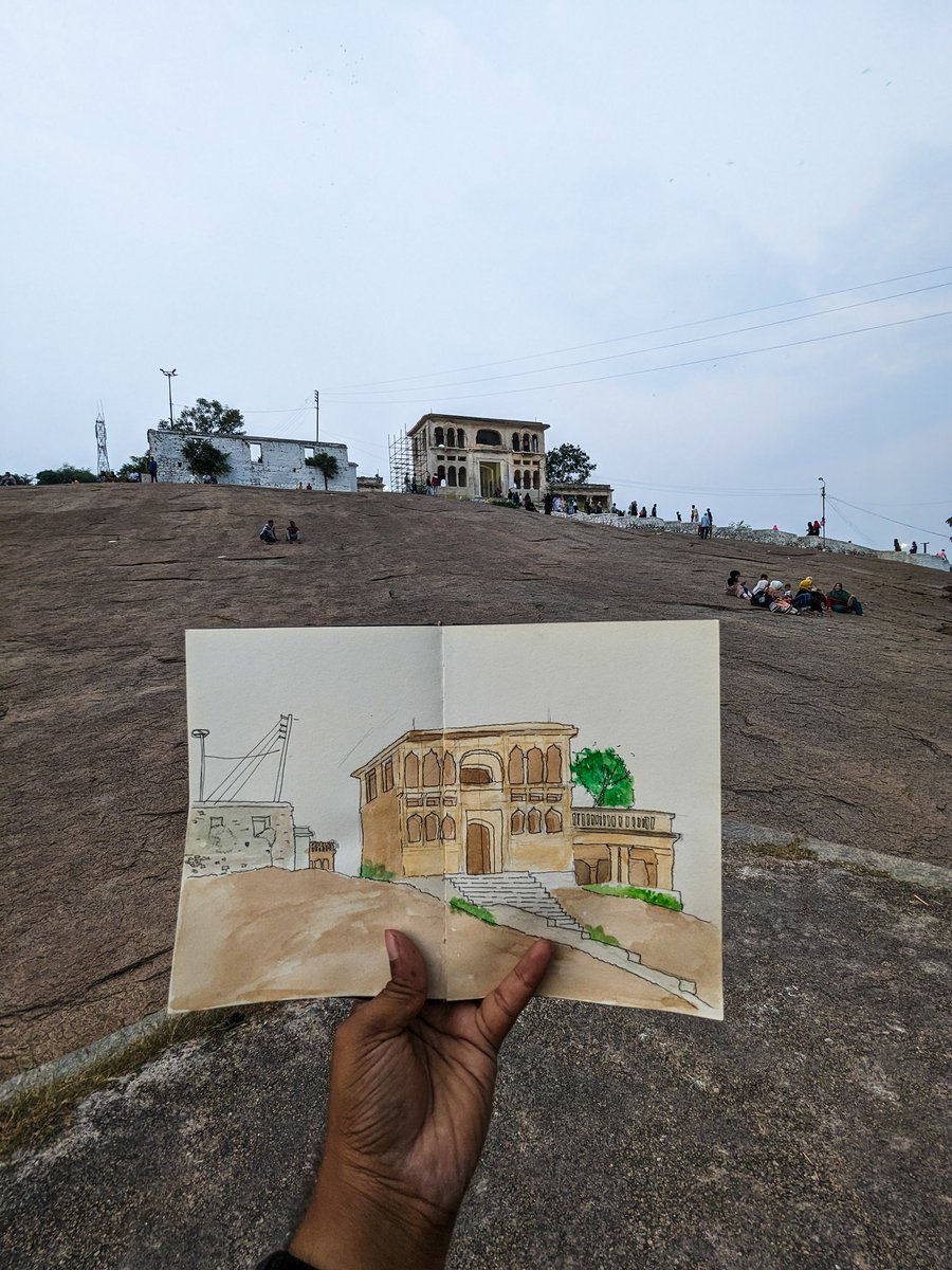 I had been waiting to do an #urbansketching at Moula Ali Hill for a long time. Finally, I did it! ✅ 

#uskhyderabad #uskhyd #urbansketchers #arttwitter