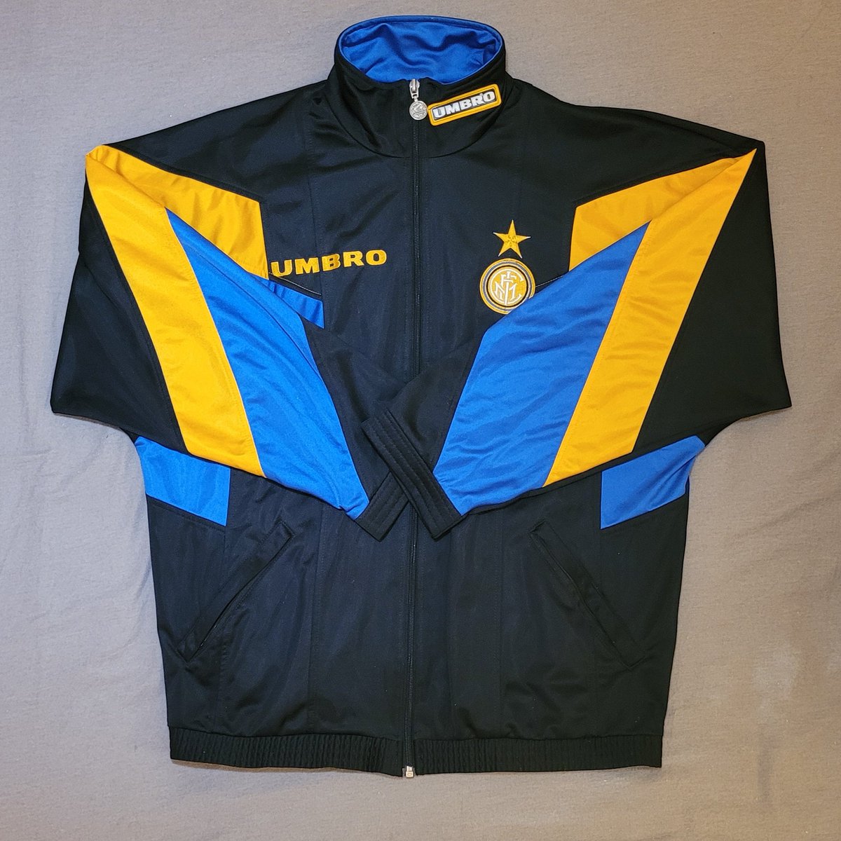RudyR23's tweet photo. DISCOUNTED SALES
ONE NIGHT ONLY
Postage included
International pays extra.
#SalesThread #FootballShirts
Umbro Inter 90s jacket
Size M
£80 https://t.co/ip3PVL9exH