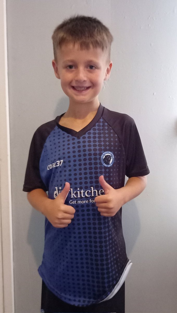 stevie1w's tweet photo. Man of match for kaiden playing for goole tigers on sat 🏆,then a long early drive to chappletown playing for pollington on Sunday. We don't do lay in's, we love our football filled weekends lol ⚽️🙈 #footballmad! @BoothferryPS @ChipperfieldYr4 https://t.co/f2aWStBx4f