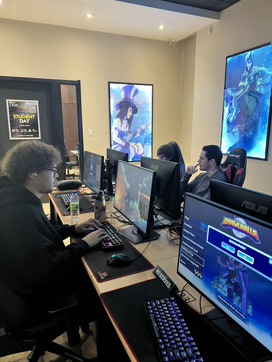 Cosolix's tweet photo. I love Brawlhalla LANS https://t.co/6mPdVWSYkQ