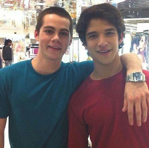 ilyhelnik's tweet photo. From strangers to friends 
Friends into brothers
And strangers again https://t.co/ADFlgAnpeb