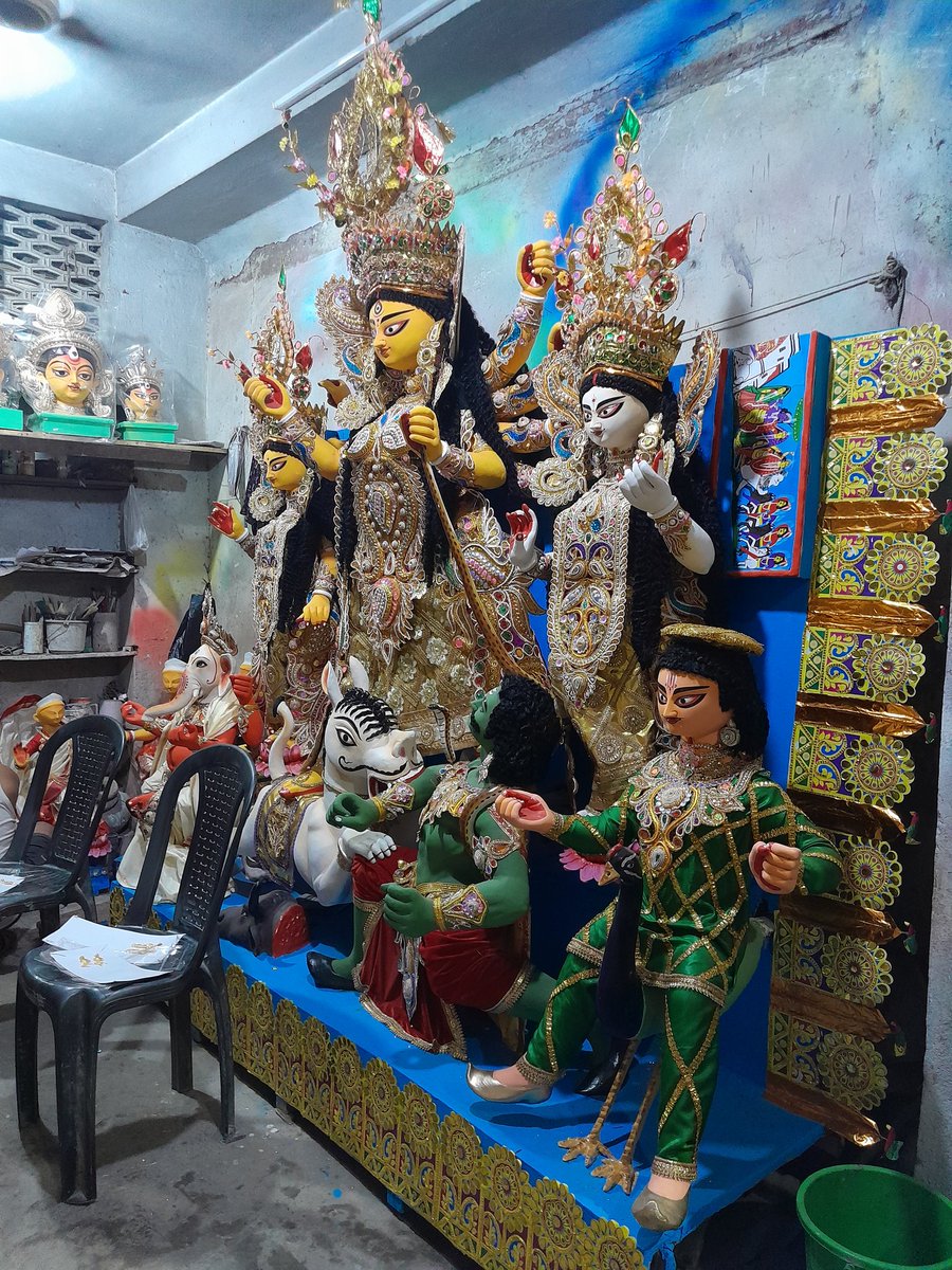 imHalderAvizeet's tweet photo. 💞 দেবীপক্ষ 🌷🙏🕉
 সন্ধ্যার কুমোরটুলি, মা আসছে ৷ 🛕😍

#durgapujo2023 #durgapujaspecial https://t.co/vFnPjPShEj
