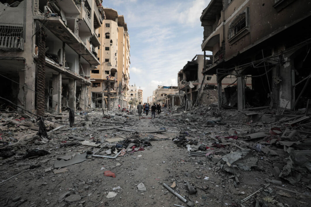 Hey #MedTwitter: Did you know that GAUZE, a fabric widely used in medicine for its absorbancy, skin-friendliness, &amp; convenience in wound dressing/packing, is actually a word derived from the City of GAZA, where the fabric originated in the 13th Century? britannica.com/topic/gauze