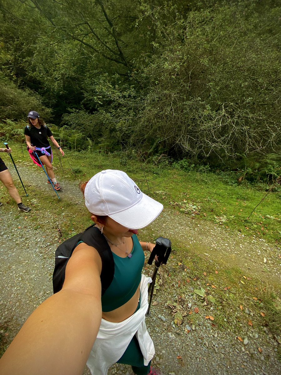 raquel_lilt's tweet photo. Etapa IV. 🌳🥲🌿💪🏼
Dormir poco. Dolor en todo el cuerpo. Mucha energía. Paisajes mágicos. Mis pies se declaran en huelga. Seguir luchando. Ver Valvanera. Llegar, juntas, agotadas pero muy felices  <3 https://t.co/xdfrwx5zv3