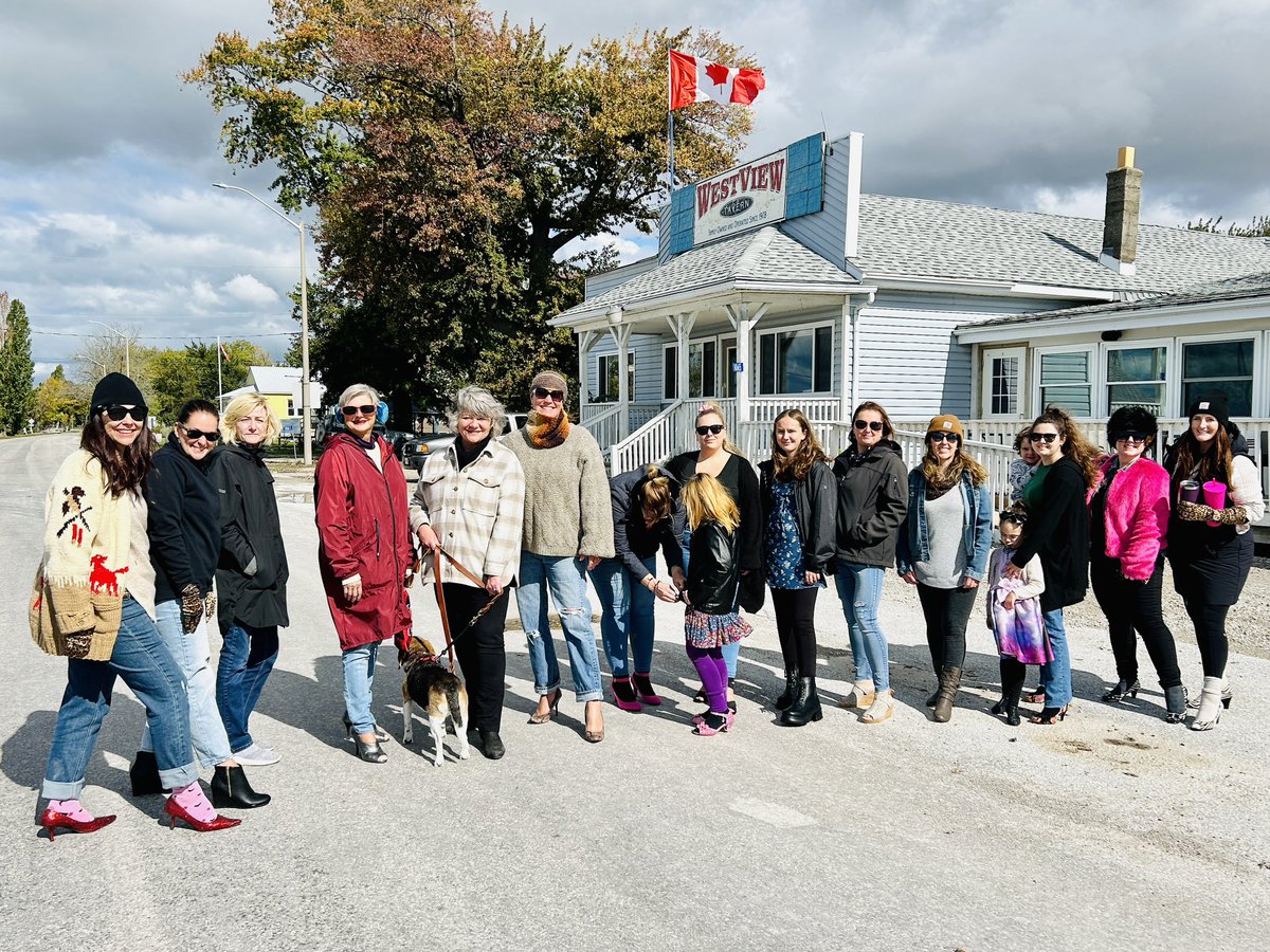 Over $6,000 and priceless awareness of the issue of the affordability of accessible potable water in Canada's southernmost community. 
So proud to be part of the Hell of Heels event. Year 3 puts us at raising over $17,000 for social initiatives on #PeleeIsland 💋♥️👠