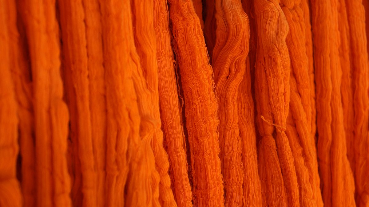 vrittidesigns's tweet photo. Navratri - the color is Orange, symbolizing enthusiasm and energy! #NavratriColors #OrangeVibes #GoddessShailputri #StrengthInOrange #Navratri2023 #NineNightsOfCelebration #vrittidesigns #indianfestival #navratraspecial #navratrafestival #navratri #navratrivibes #navratrautsav https://t.co/xIWncfPZZj