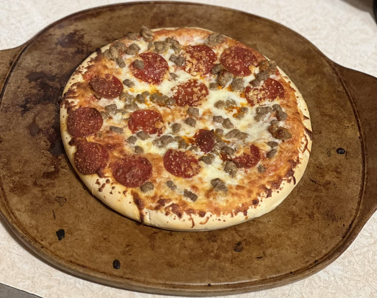 On this day 43 years ago, Pampered Chef was born with a frozen pizza on a pizza stone! In honor of this amazing day- last night was frozen pizza in the pizza stone 😊 
#pamperedchef #pizzanight #anniversary #heritagemonth