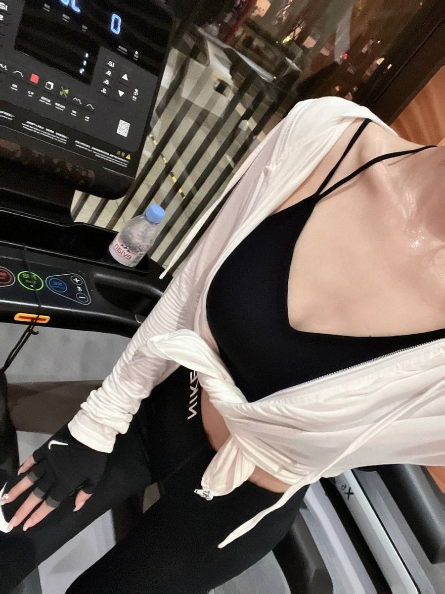 davinchi20055's tweet photo. Basic Daily Exercise #fitness #newyork #manhattan https://t.co/NTeKdsN4Af