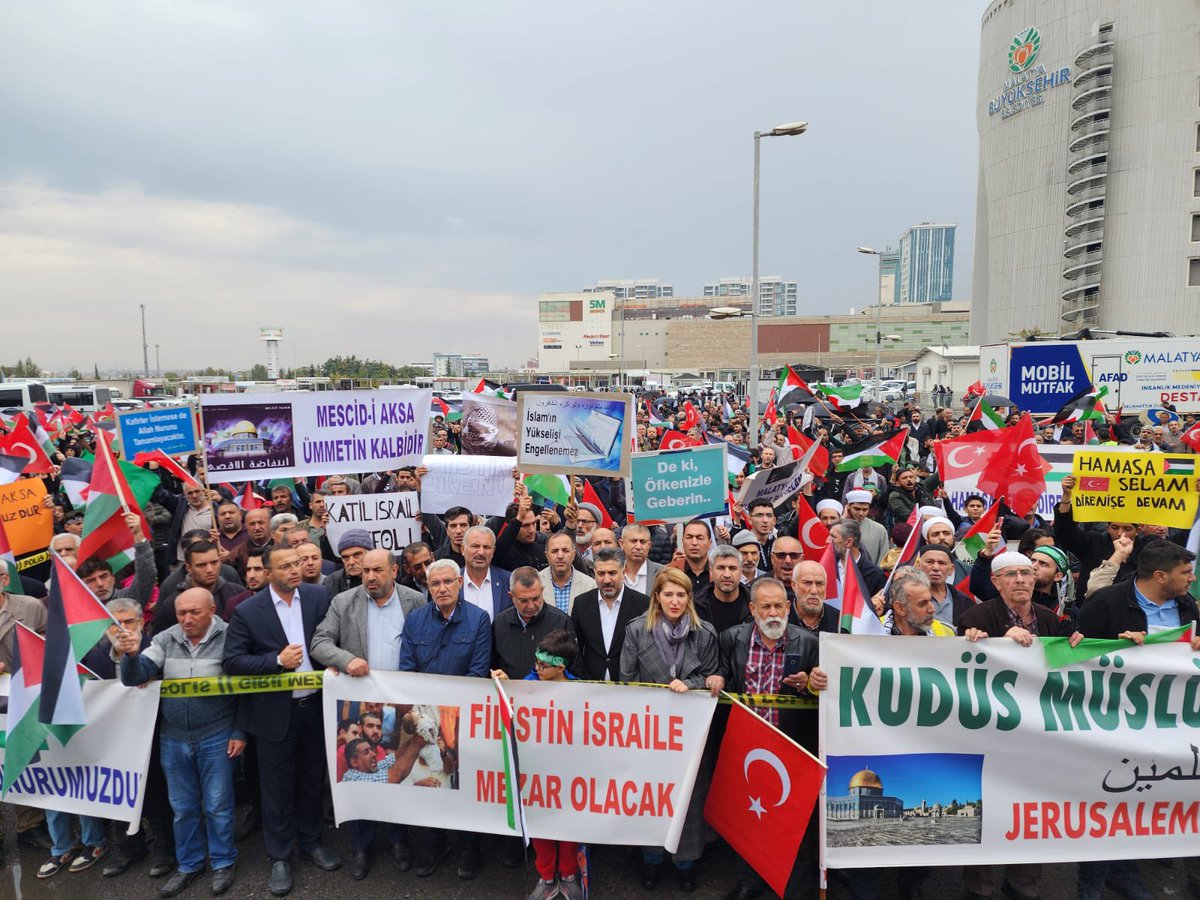 RefikSekerci's tweet photo. Bu milletin hiçbir evladı Kudüs'ten bana ne diyemez.
Çünkü Kudüs, bütün Müslümanların meselesidir. 

Prof.Dr. Necmettin Erbakan 

#ÖzgürFilistin 
#FilistininYanındayız https://t.co/VNZNdyvci7