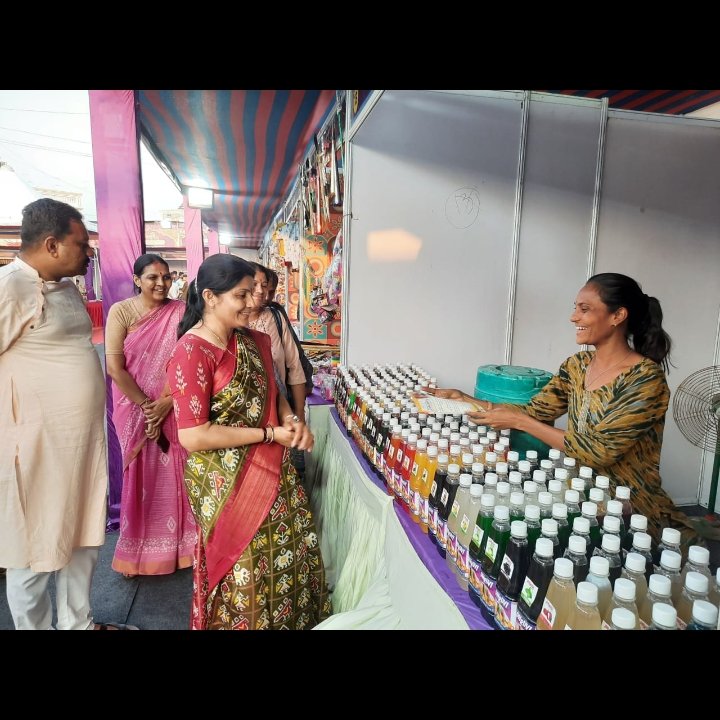 GwedcG's tweet photo. નવરાત્રી ના પાવન અવસર પર ગુજરાતની મહિલાઓને આર્થિક રીતે પગભર કરવાના હેતુથી ગુજરાત મહિલા આર્થિક વિકાસ નિગમ દ્વારા બહુચરાજી ખાતે નવરાત્રી મેળા નુ આયોજન કરવામા આવ્યું. https://t.co/KLWknf2awy