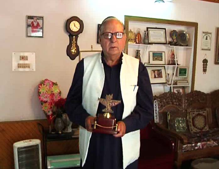jkpdp's tweet photo. In Gh Nabi Khayal sahabs demise , J&amp;K has lost a literary giant, author of more than 30 books and a renowned poet.
Party pays deepest condolences to the bereaved family and his readers alike. May his soul rest in eternal peace. https://t.co/WSqt0zzFcs