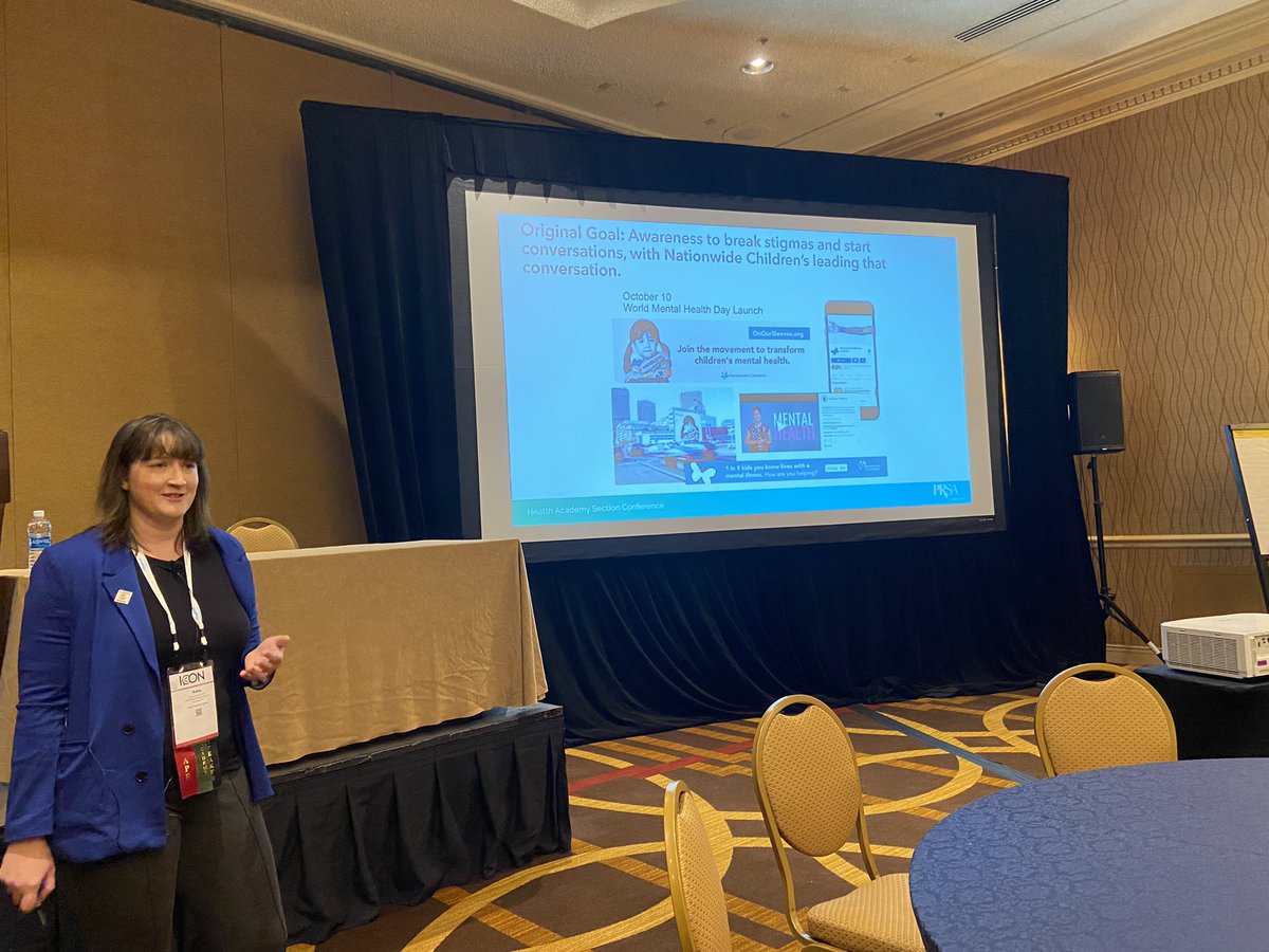 Who can get 
#prsahealthconf23 attendees out of bed early on a Sunday morning? <a href="/ktthomas/">Katie Thomas, APR</a> presenting the amazing strategy for @OnOurSleeves. Great session at <a href="/PRSAHealth/">PRSA Health and Life Sciences Section</a>!