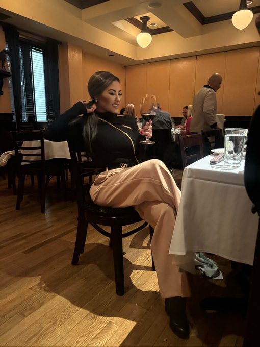 Last night at Smith and Wolensky NYC. My first grown up date  was at a S&amp;W in Vegas, like 20+ years ago