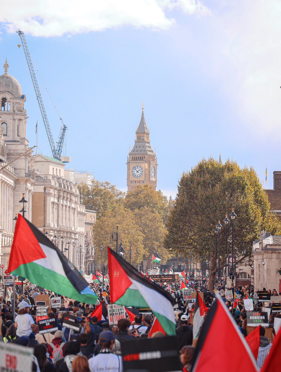 ShaFoShizzle's tweet photo. A thread of photographs,
London, 14 October 2023 

Canon EOS R, EF 50mm 1.8, RF 24-105mm f4L https://t.co/hZi7bpuX1v