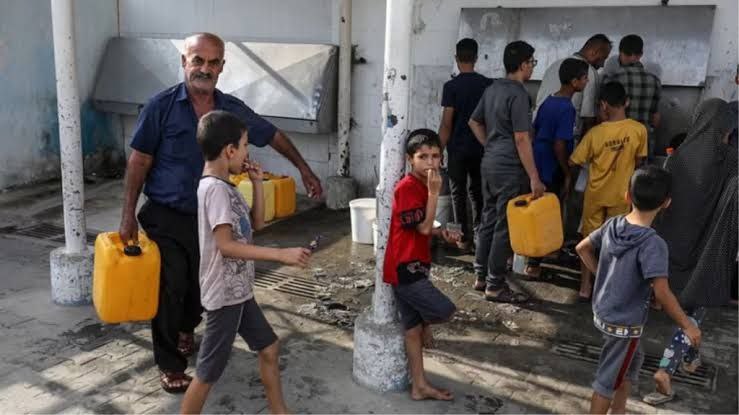 UnbaisedFacts's tweet photo. 🔴Israel resumes water supply to southern Gaza
#IsrealPalestineconflict 
#HamasTerrorist 
#IsraelFightsBack 
#GazzeUnderAttack 
#earthquake 
#PalestineGenocide 
#GazzeUnderAttack https://t.co/mCcXdOxKSu