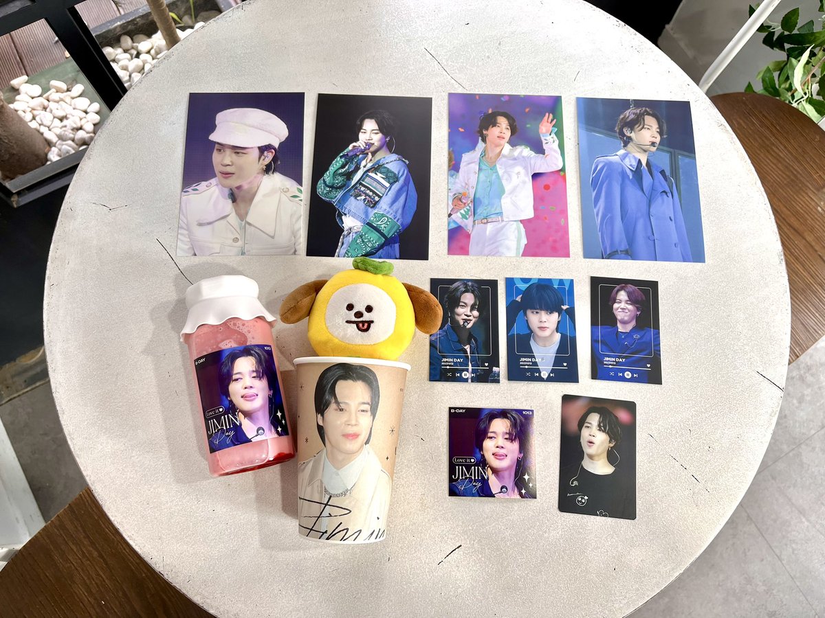purple_0613wwh's tweet photo. ジミンセンイル🐥カフェイベント巡り16
“ロビンホフラワーカフェ”
花の飾りとジミンちゃんに囲まれた癒やし空間😌
💐🐥💐🐥💐
🗓 10.11-10.15
📍 러빈허 플라워카페
예쁜 지민이 많고 힐링 되는 분위기도 넘 좋았던 지민이 생카🐥
@lookatmin1013 님 감사합니다💜
#JIMIN #JIMIN_DAY #BTS_JIMIN https://t.co/MuaH0EUdN7