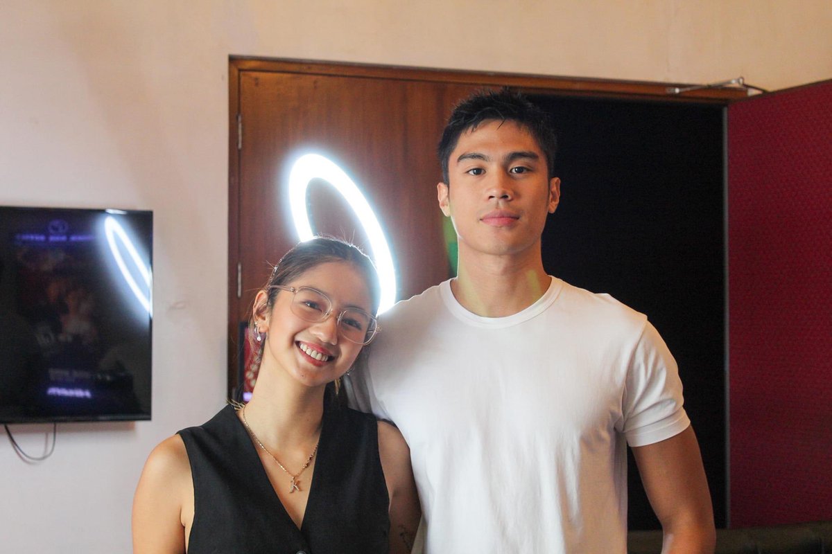 KaoMiahOFC's tweet photo. #KaoMiah before entering the cinema! 🧡🥰 

📸: capturedbymikhx https://t.co/P9XNIZKOP8