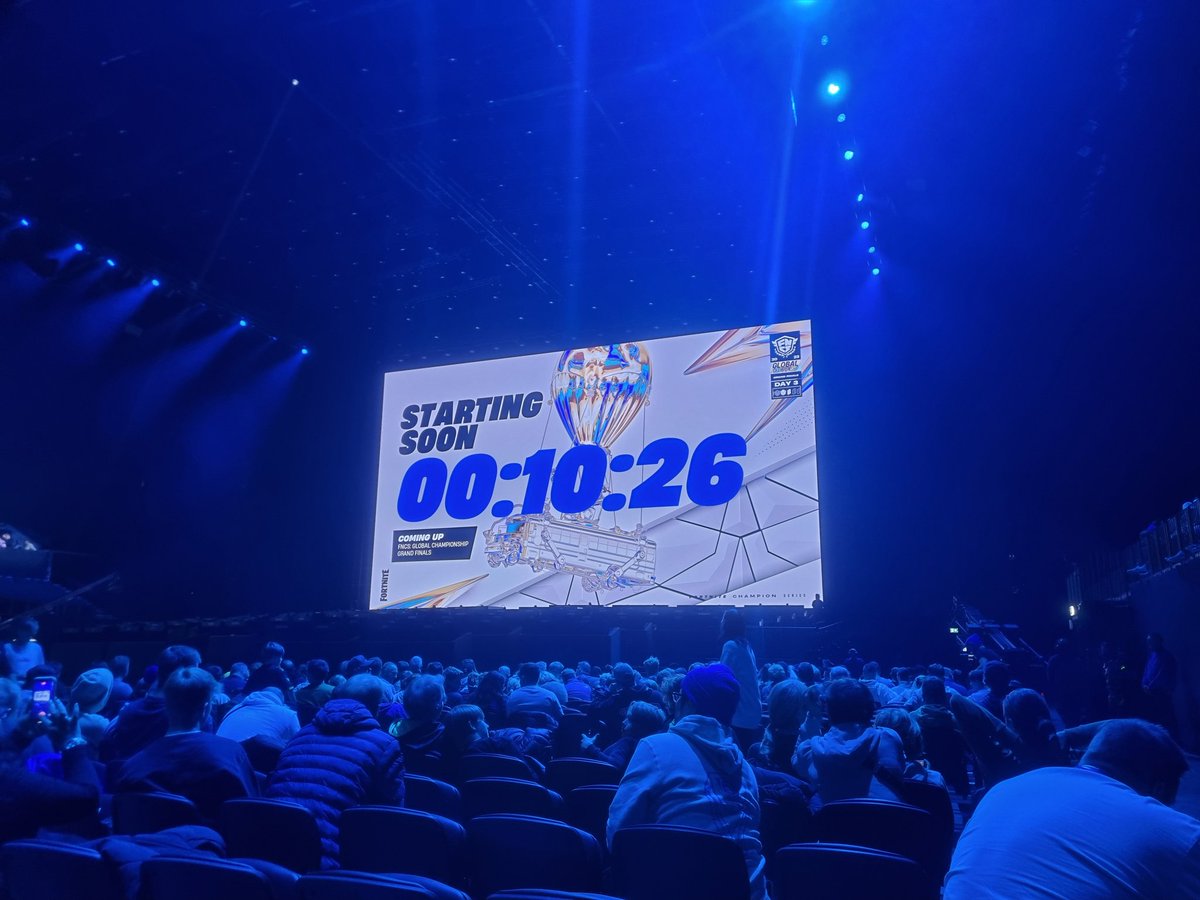 CoolZero88's tweet photo. 10 mins until the FNCS Grand Finals #FNCS #Fortnite https://t.co/cftwhhZ7HH