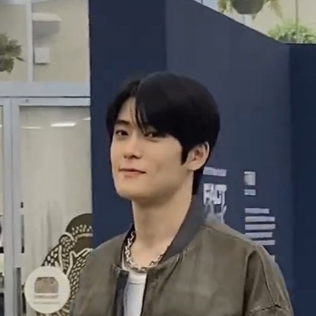 empathyoonoh's tweet photo. HE'S SO CUTEE https://t.co/OXBRfjtdws
