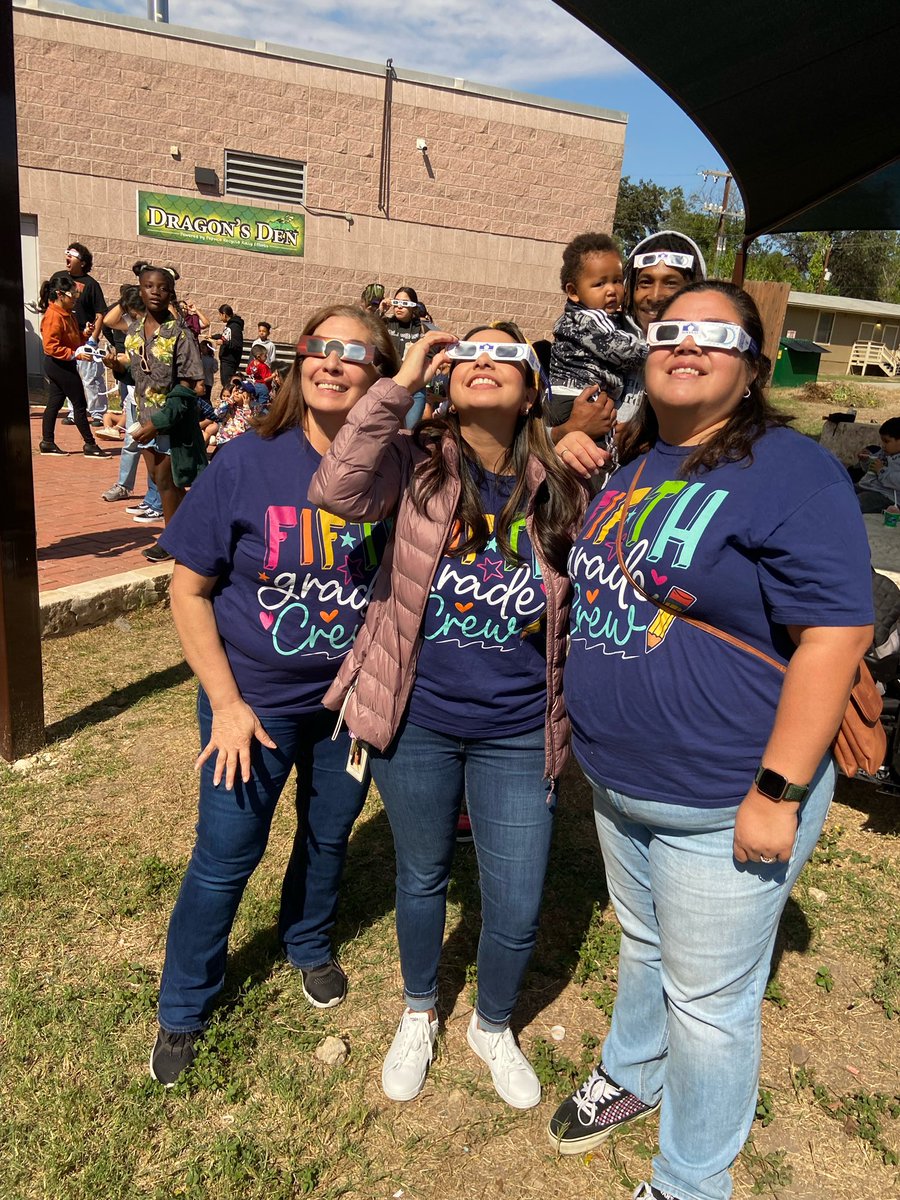 MaverickSAISD's tweet photo. It was great to see so many Dragons at our viewing party! #MESinspired @SAISD_Science @SAISDAcademics https://t.co/lAkF8qX2WV