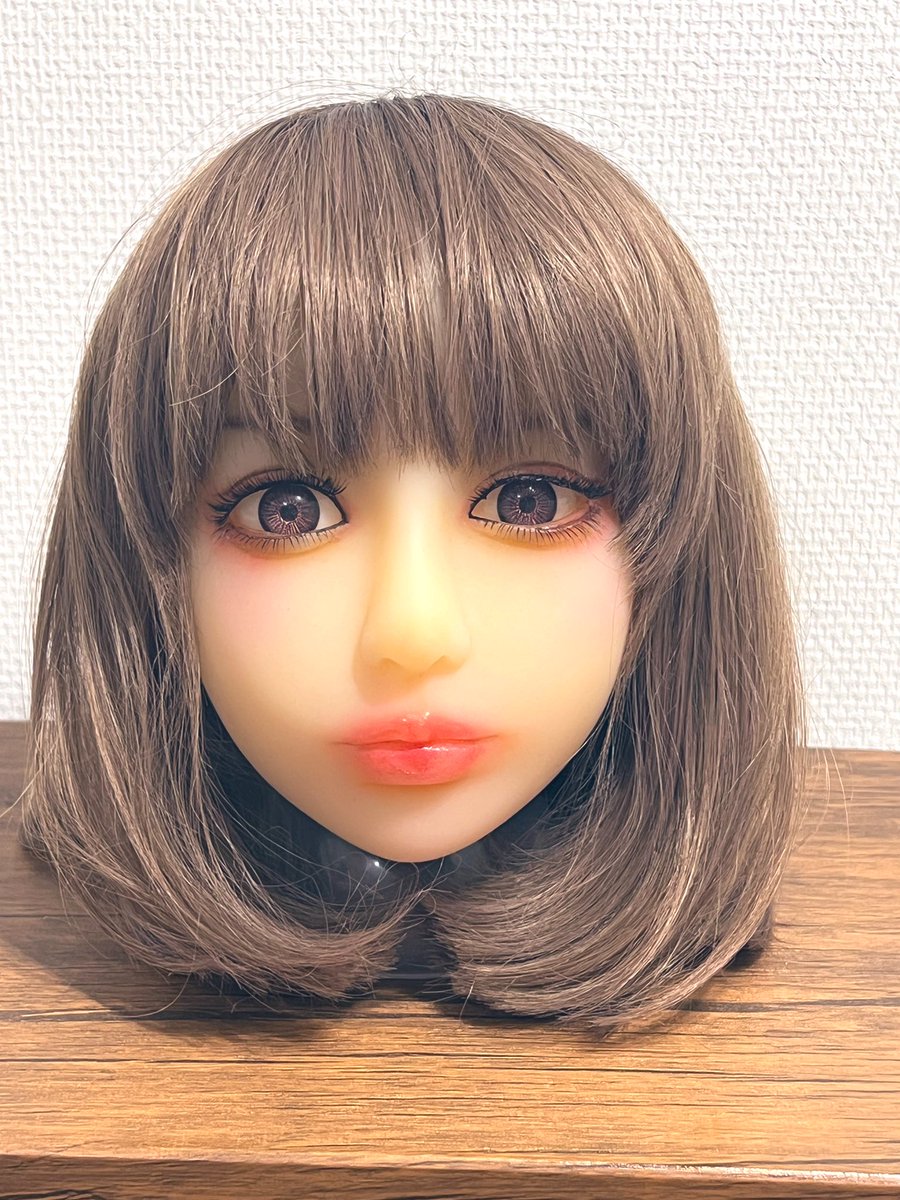 LBbyNLD's tweet photo. お肌部分に破損があるドールさんのメイクメンテナンス。破損が目立たないようにカバーしました。
今日は #人形の日 のようで、まさにドールメイク日和のいちにちでした🧸 https://t.co/zRNM3tcFXp